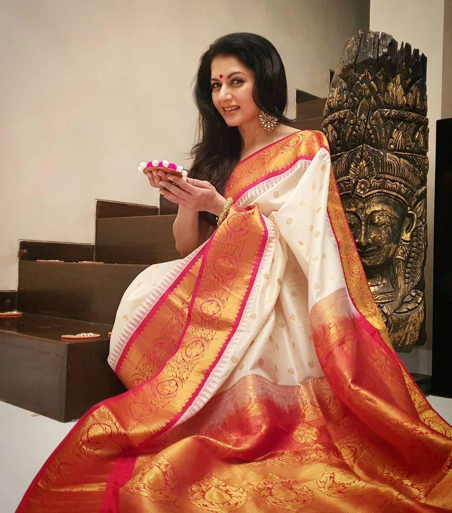 Ointmen White Banarasi Silk Saree