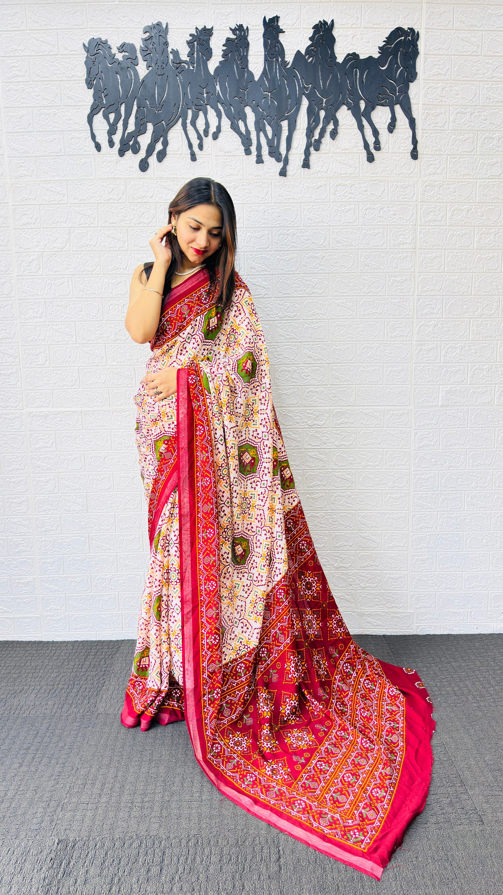Graceful Ivory & Crimson Red Traditional Printed Saree with Rich Ethnic Pallu