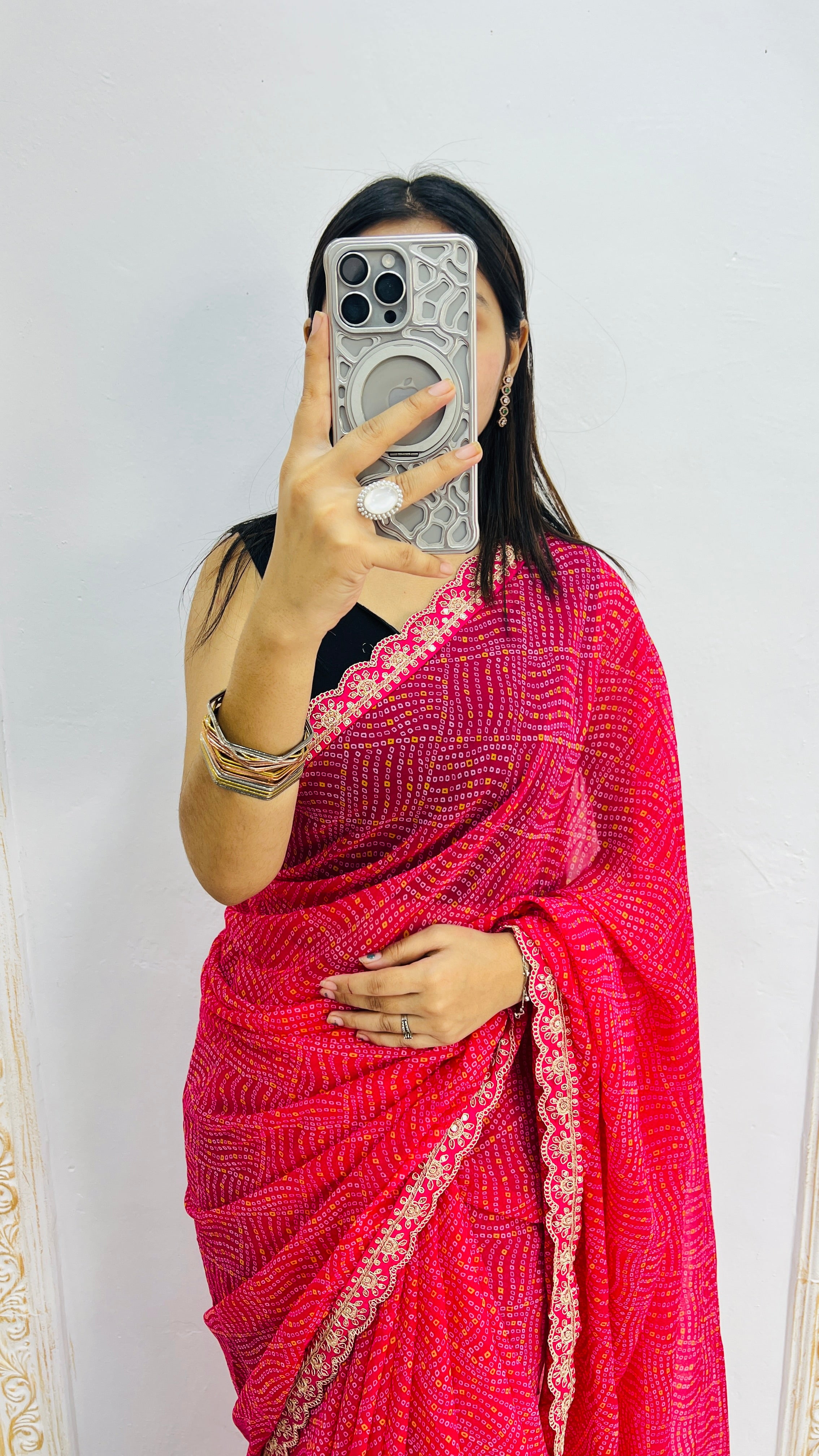 Luxury Rani Pink Linen Saree with Textured Micro Prints & Elegant Scalloped Lace Border