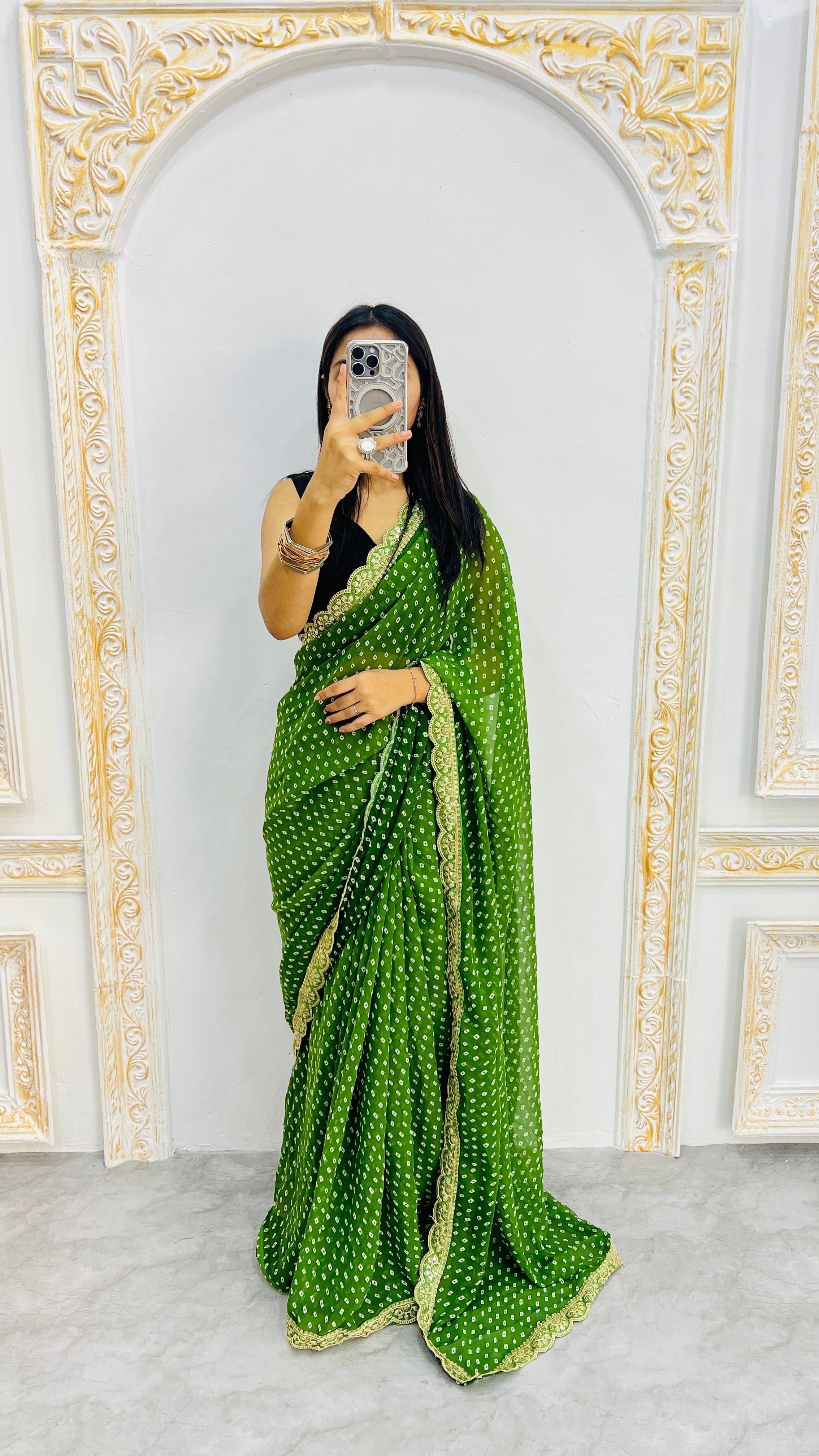 Luxury Parrot Green Bandhani Printed Saree with Elegant Scalloped Border & Vibrant Festive Charm