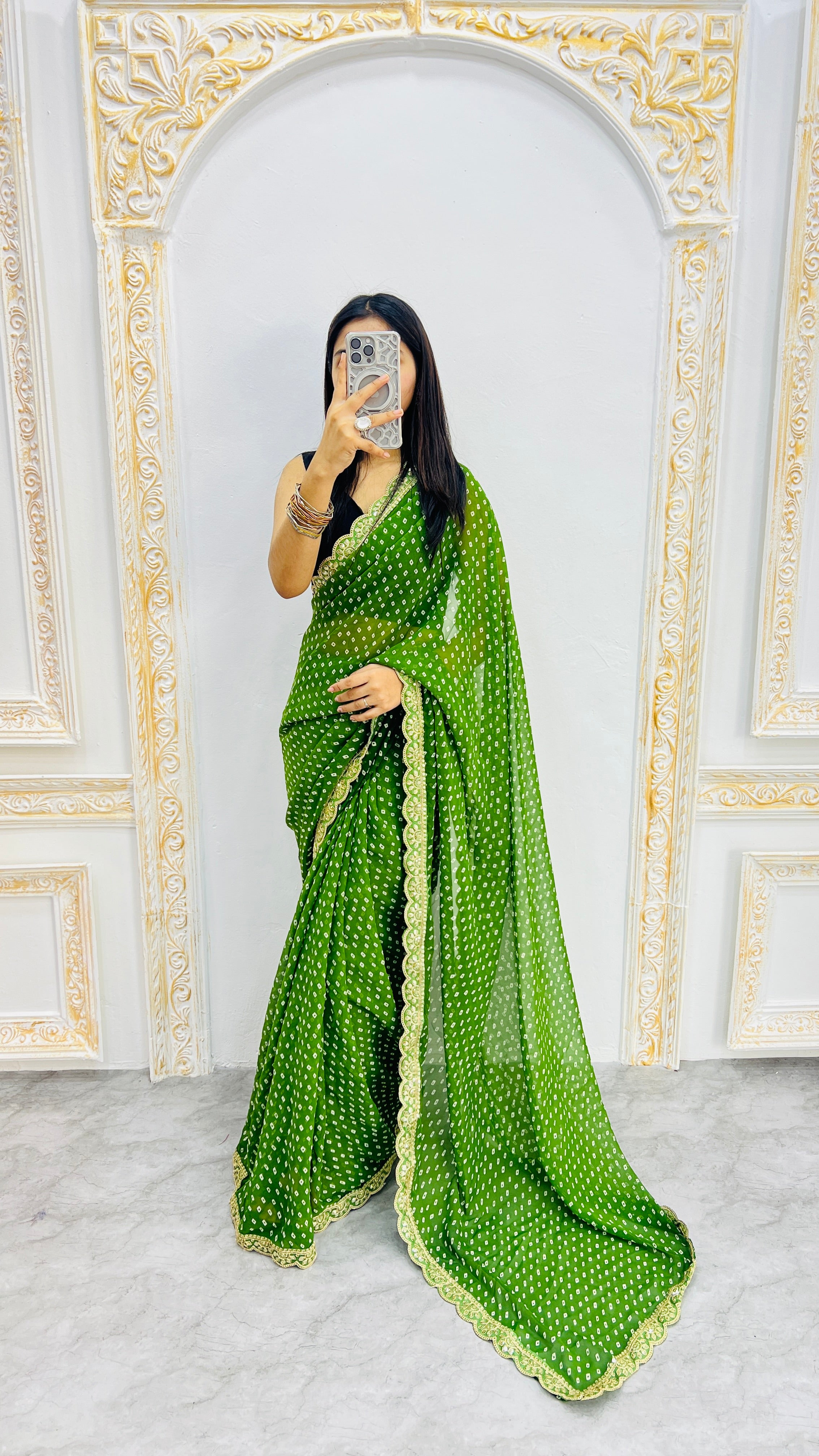 Luxury Parrot Green Bandhani Printed Saree with Elegant Scalloped Border & Vibrant Festive Charm