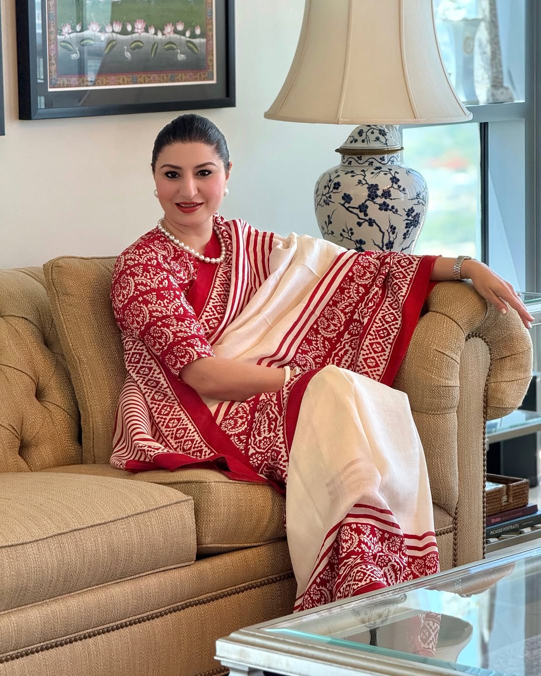 Luxury Off-White & Red Traditional Printed Saree with Heritage Border & Elegant Statement Pallu