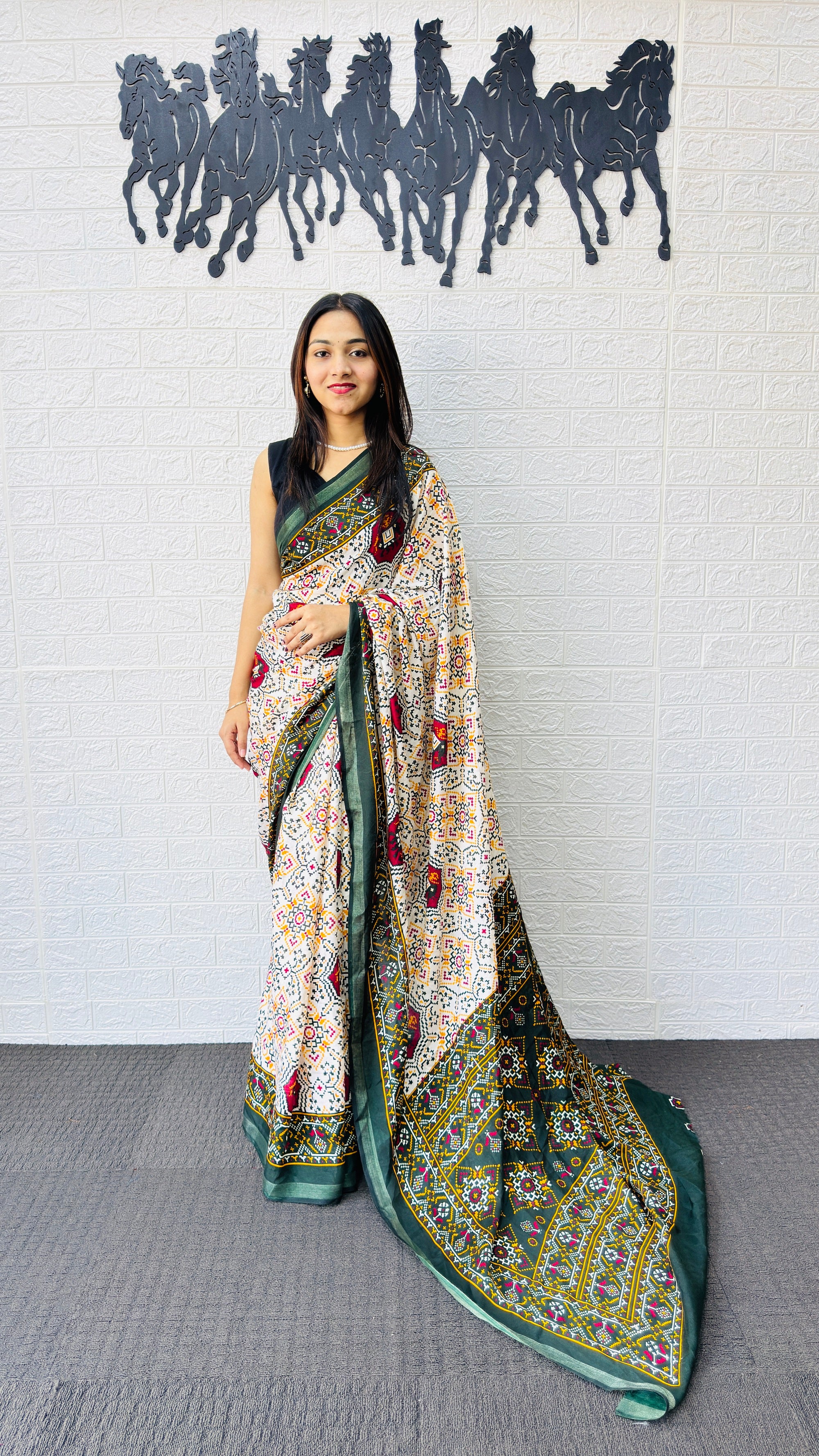 Elegant Ivory & Olive Green Traditional Printed Saree with Rich Ethnic Pallu