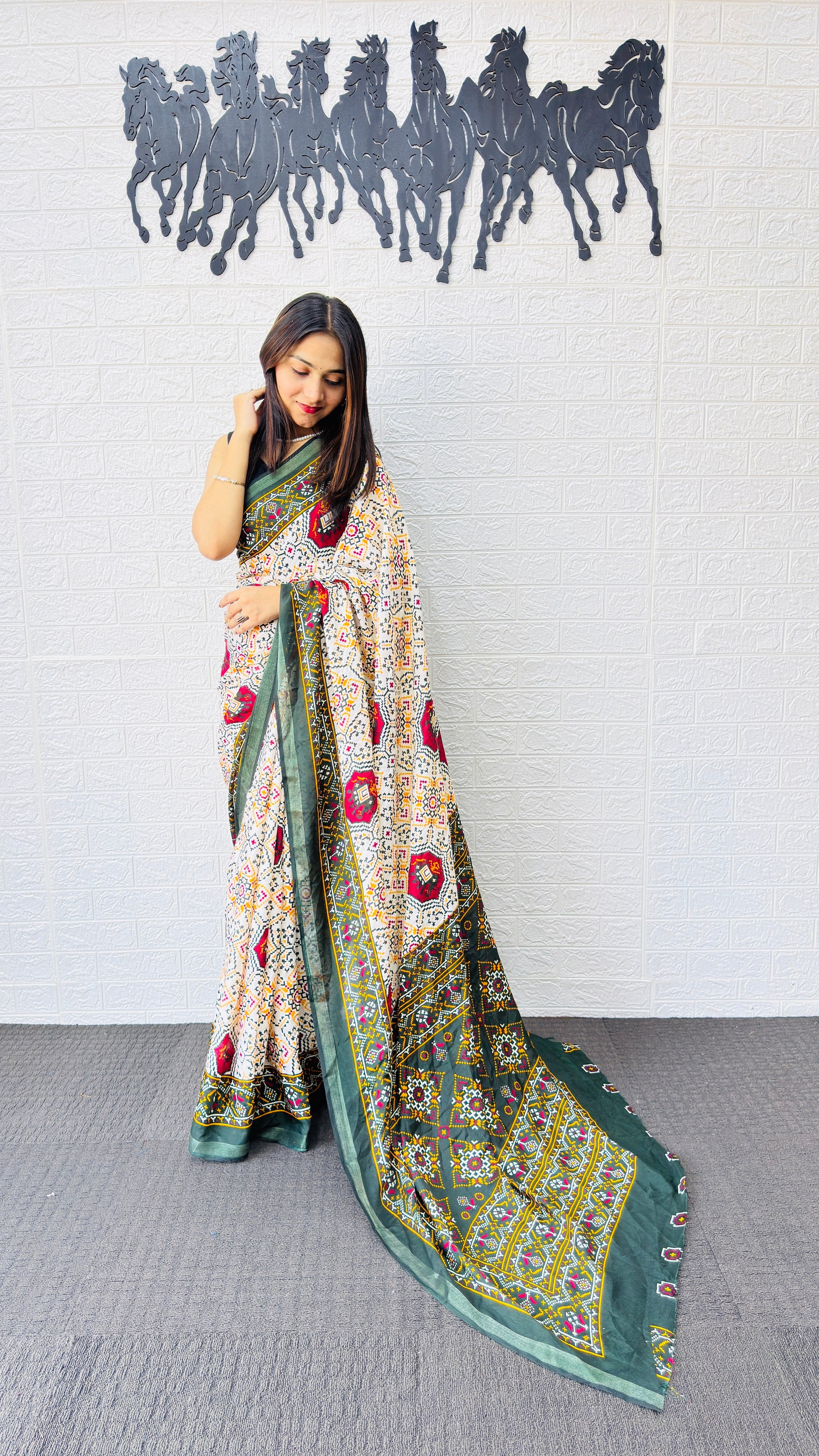 Elegant Ivory & Olive Green Traditional Printed Saree with Rich Ethnic Pallu