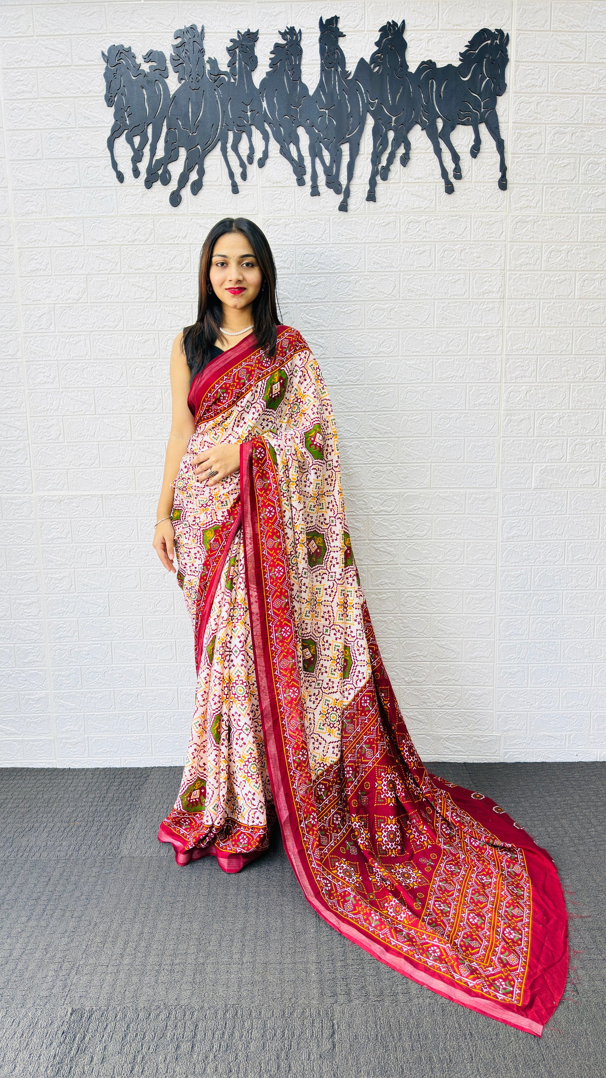 Graceful Ivory & Crimson Red Traditional Printed Saree with Rich Ethnic Pallu