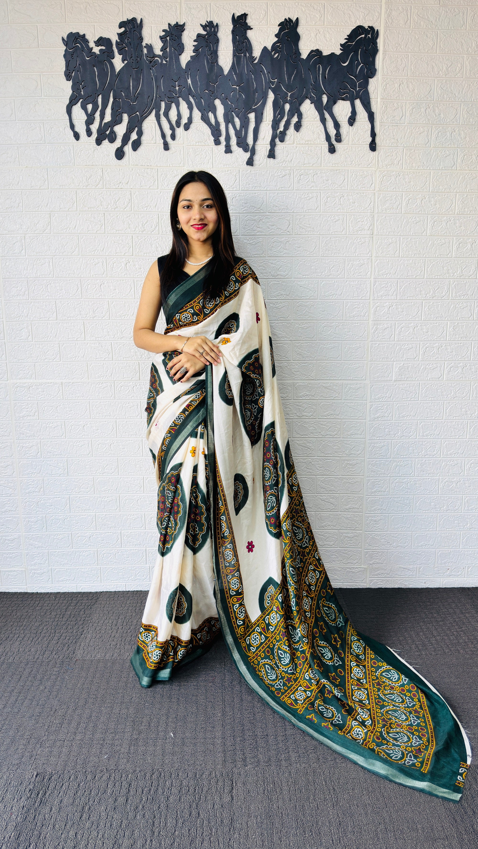 Elegant Ivory & Deep Green Traditional Printed Saree with Artistic Ethnic Pallu