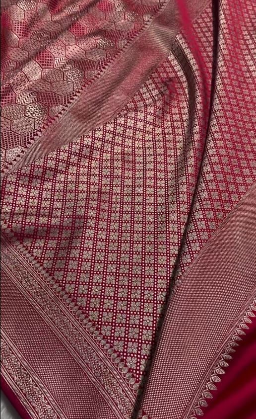Rose Red Banarasi Silk Saree with All-Over Hexagon Zari Weaving & Rich Border | Premium Wedding Wear