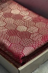 Rose Red Banarasi Silk Saree with All-Over Hexagon Zari Weaving & Rich Border | Premium Wedding Wear