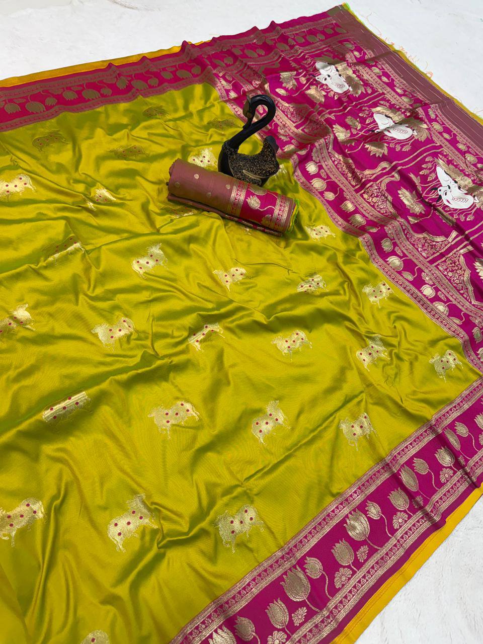 Parrot Green & Magenta Premium Luxury Silk Saree with Elephant Zari Motifs & Heavy Lotus Border