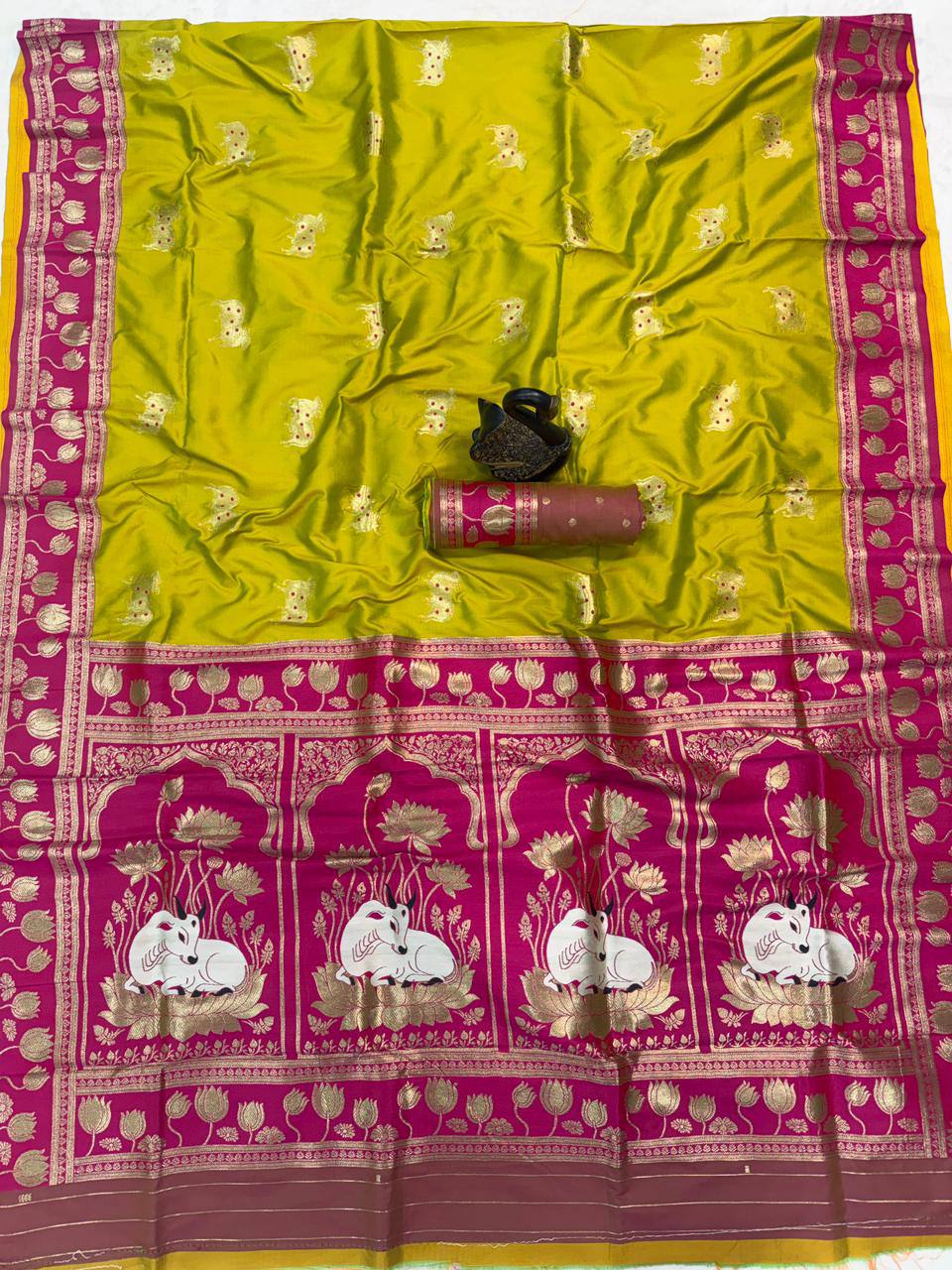 Parrot Green & Magenta Premium Luxury Silk Saree with Elephant Zari Motifs & Heavy Lotus Border