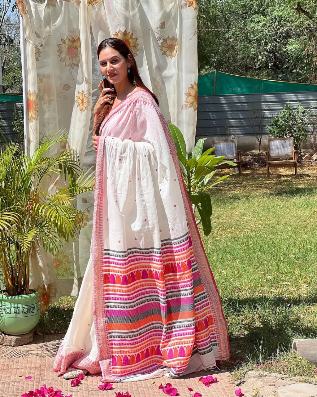 Luxury Ivory Linen Saree with Vibrant Multicolor Temple Border & Elegant Minimal Buttas