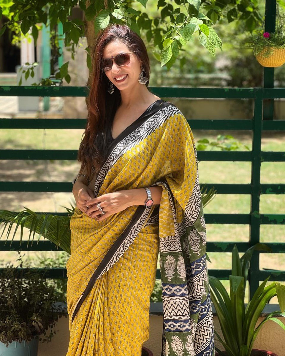 Luxury Mustard Yellow Linen Saree with Heritage Printed Pallu & Classic Black Border