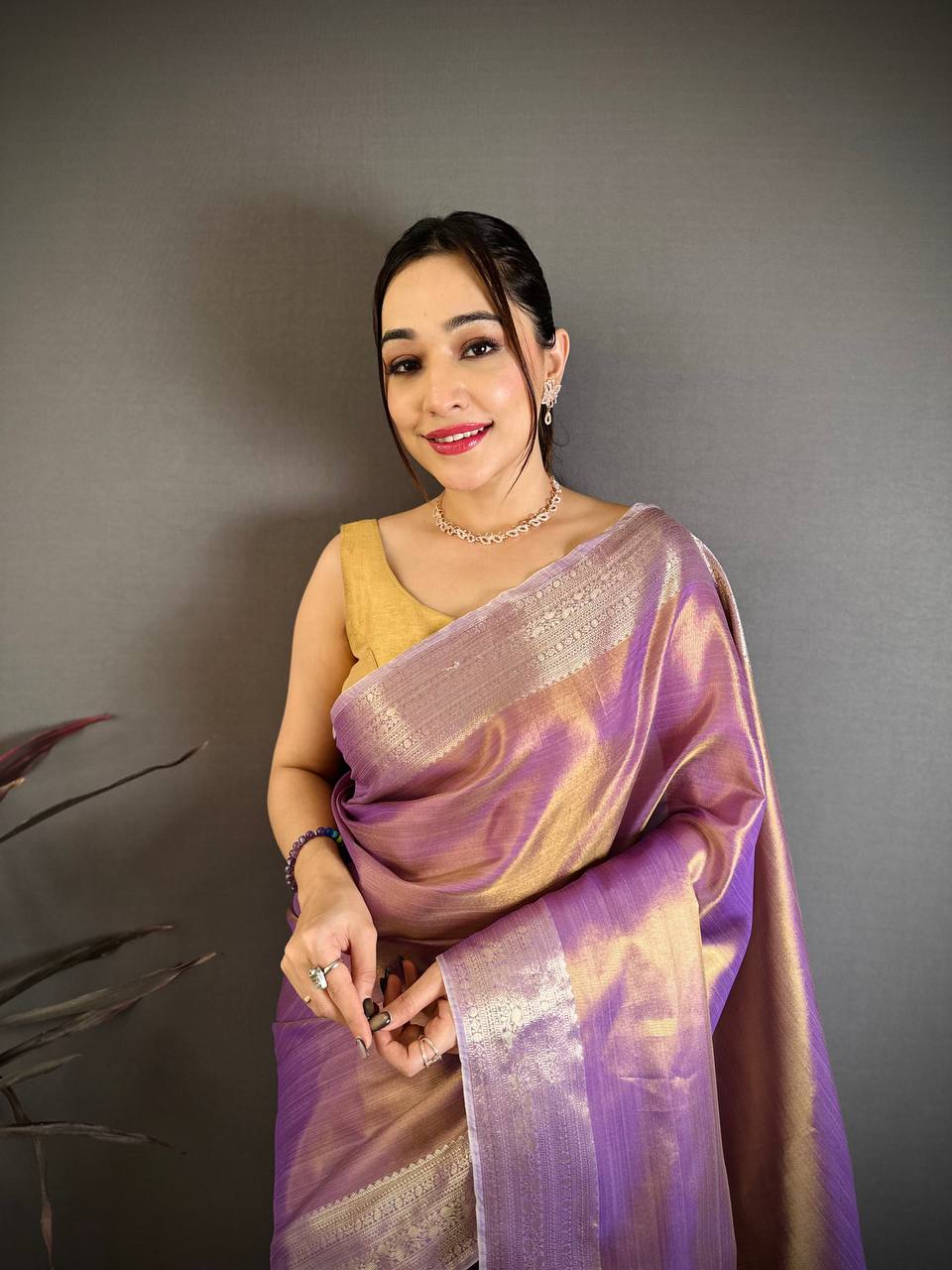 Lavender Dual Tone Silk Saree with Gold Zari Border & Rich Woven Pallu | Premium Festive & Wedding Wear