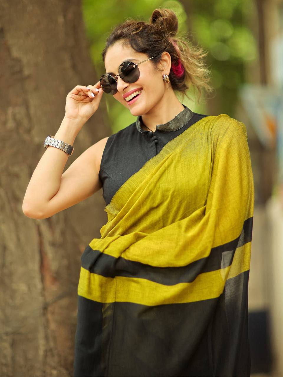 Mustard Yellow & Black Linen Saree with Bold Contrast Border | Contemporary Elegant Wear