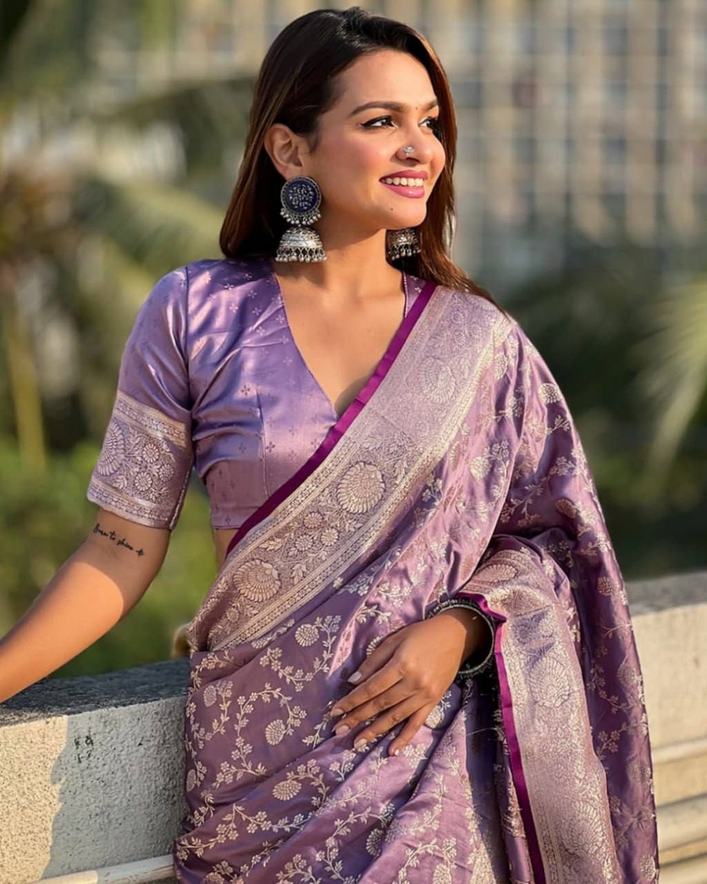 Elegant Lavender Banarasi Silk Saree with Silver Zari Floral Weaving & Rich Border