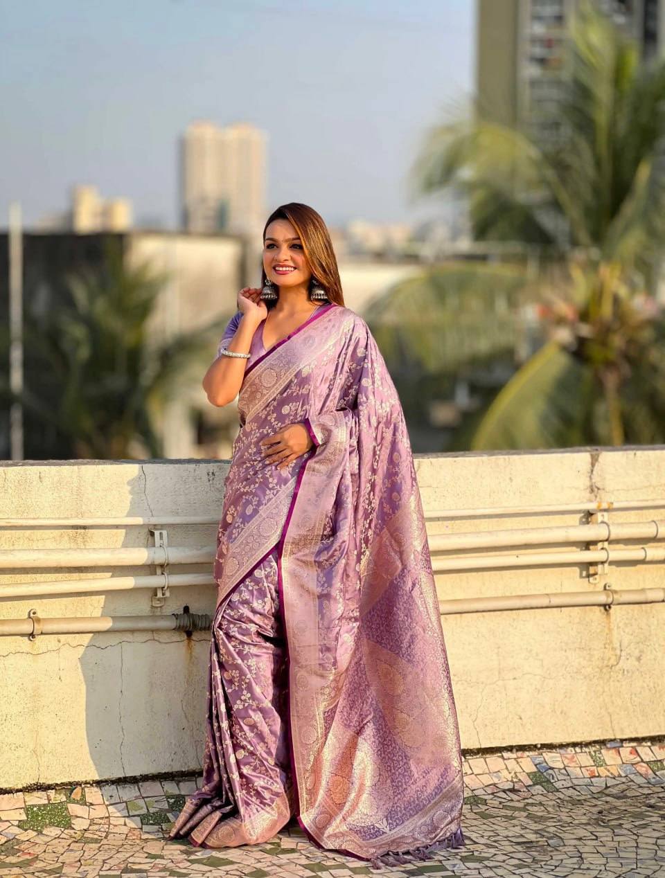 Elegant Lavender Banarasi Silk Saree with Silver Zari Floral Weaving & Rich Border