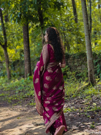 Elegant Magenta Silk Saree with Gold Zari Paisley Motifs