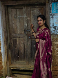 Elegant Magenta Silk Saree with Gold Zari Paisley Motifs