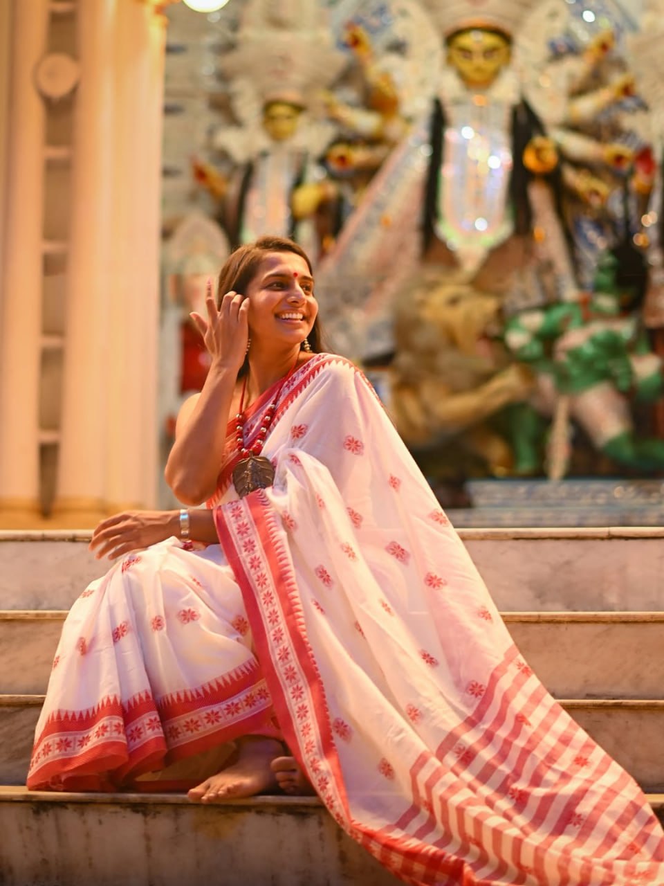 Elegant White & Red Printed Cotton Saree