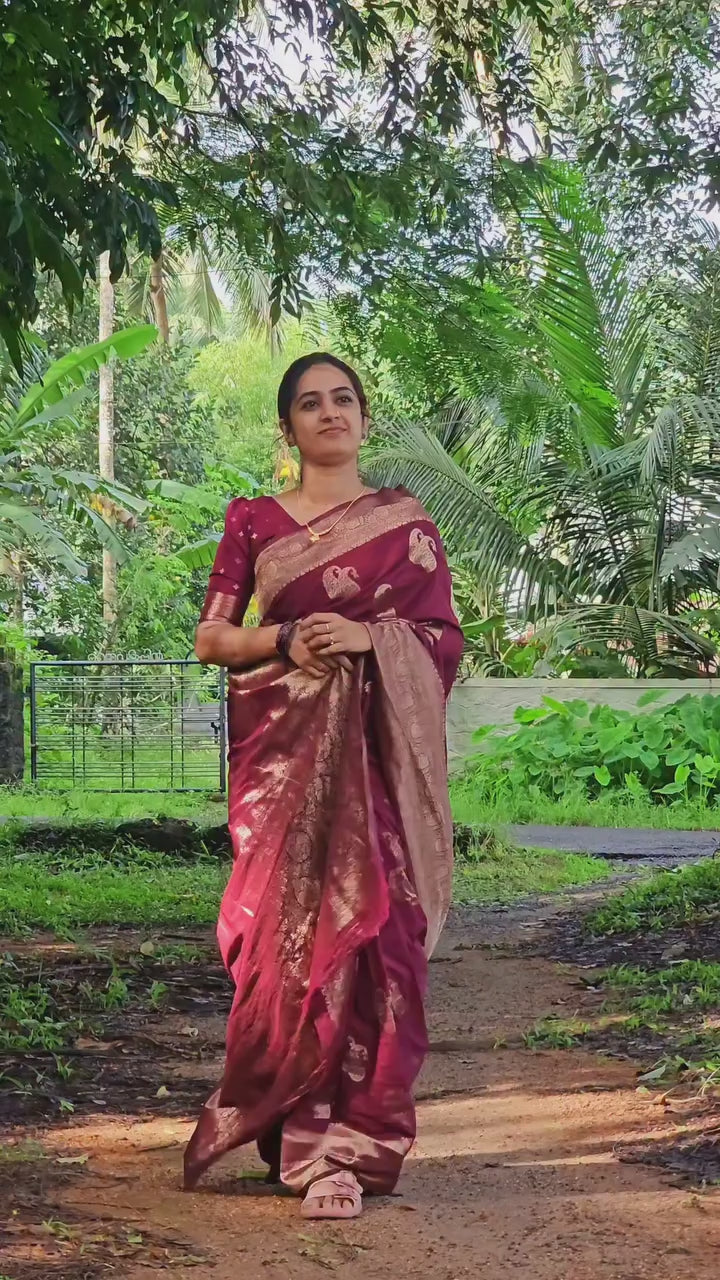 Elegant Magenta Silk Saree with Gold Zari Paisley Motifs