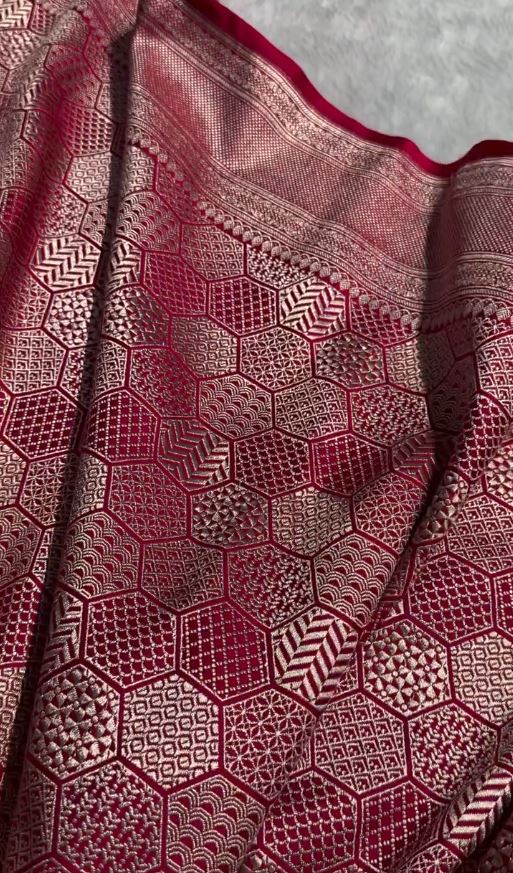 Rose Red Banarasi Silk Saree with All-Over Hexagon Zari Weaving & Rich Border | Premium Wedding Wear